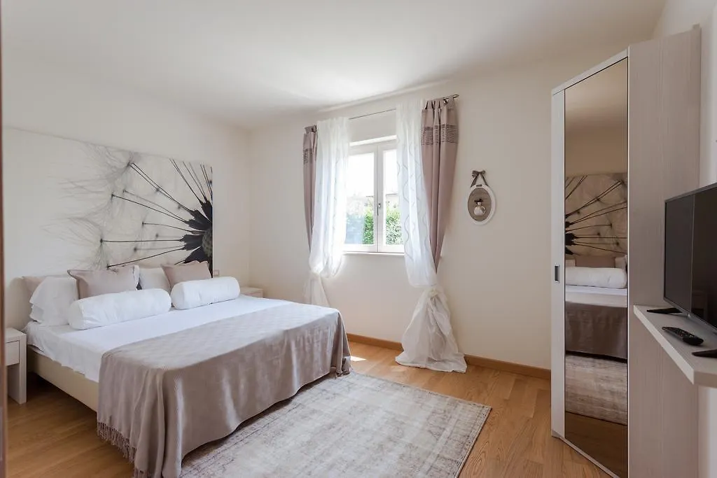 Lägenhet Villa Krizia Luxury Suites Bardolino Italien